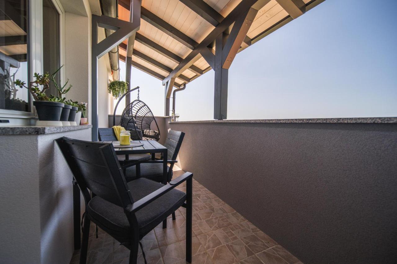 Apartment Matteo Bale Bagian luar foto
