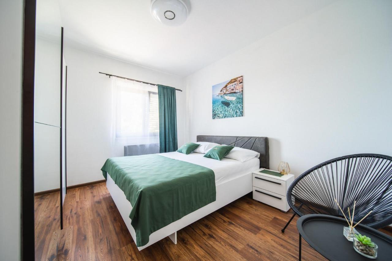 Apartment Matteo Bale Bagian luar foto