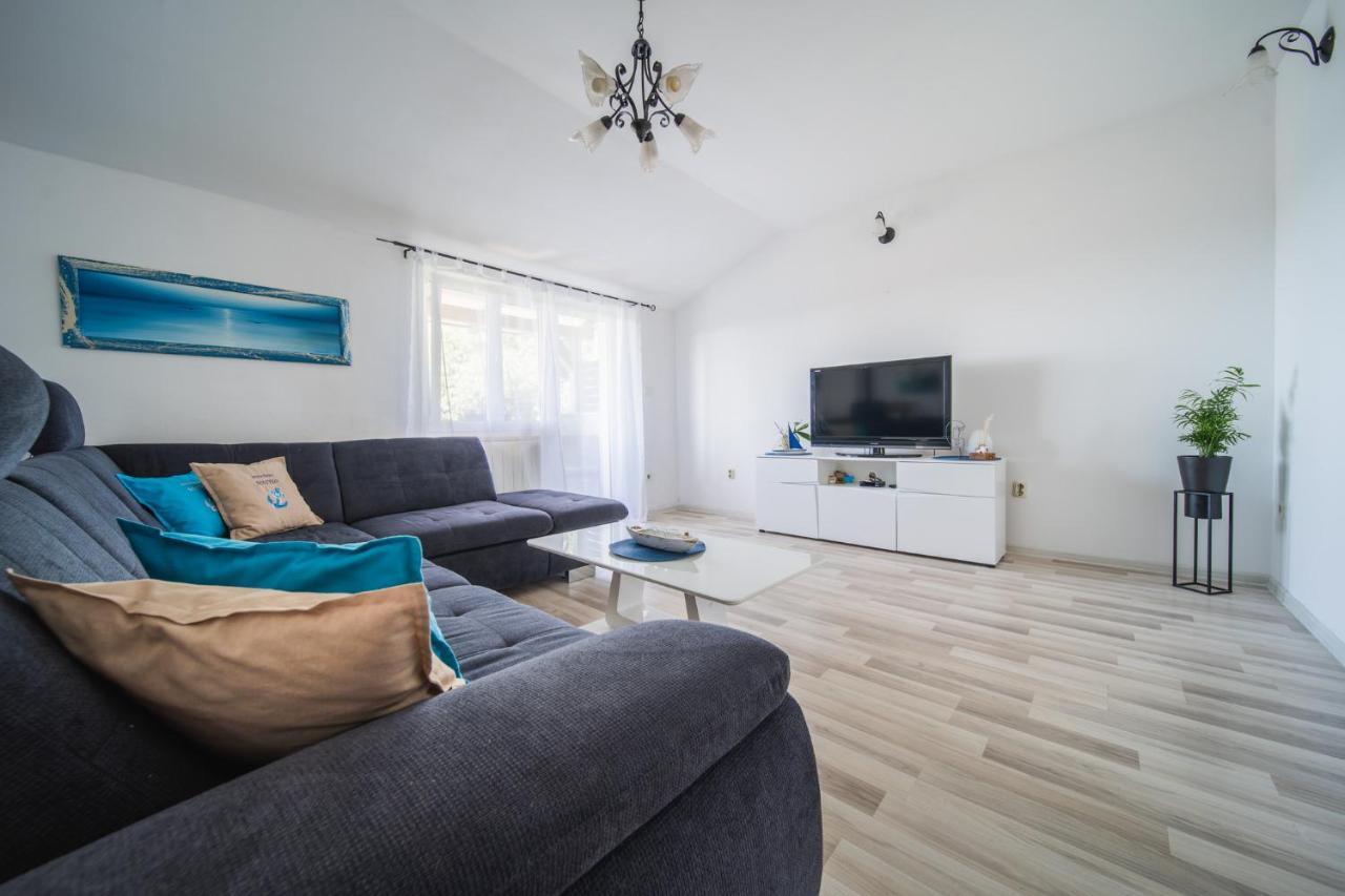Apartment Matteo Bale Bagian luar foto